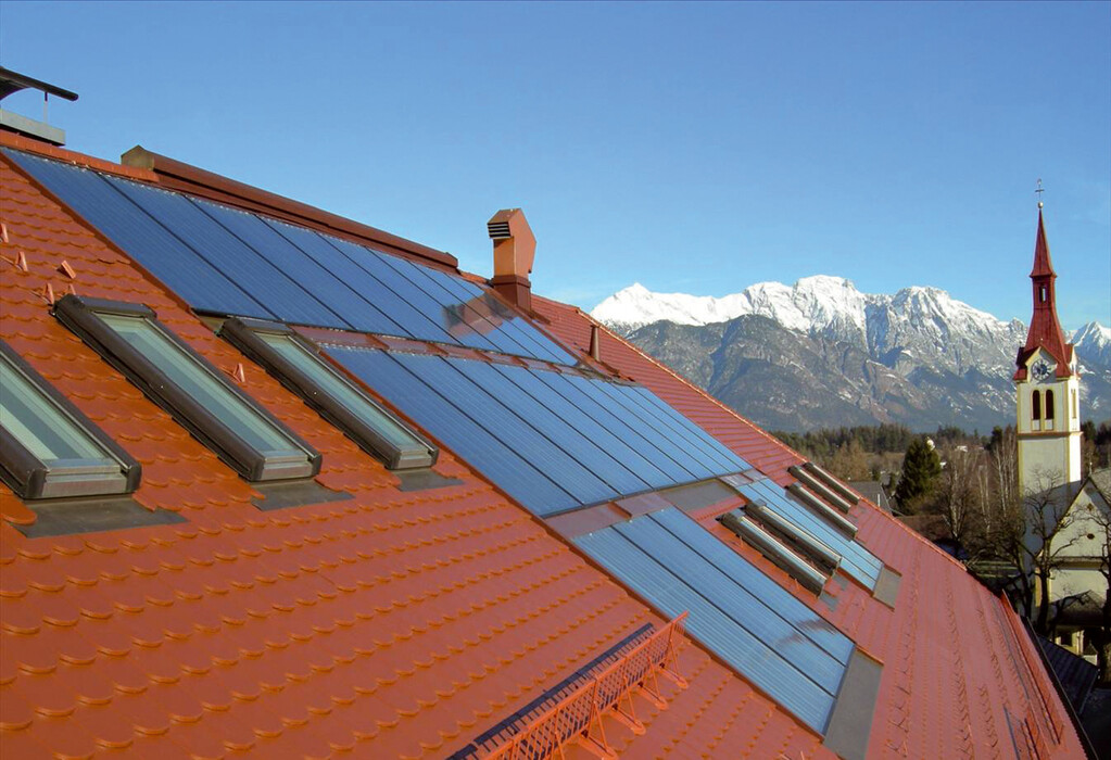 Hausdach mit einer Solaranlage als Indachbefestigung